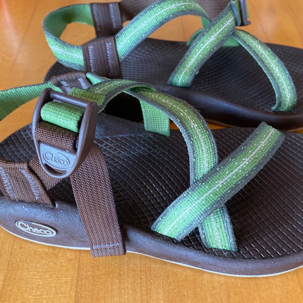 Women’s Chacos Size 7 (Like New)
